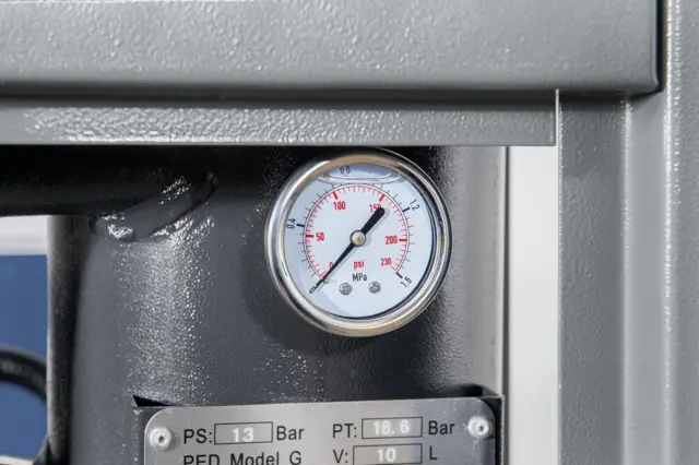 Skruekompressor APS 7.5 Combi Dry X - 5,5 kW m. beholder og køletørrer